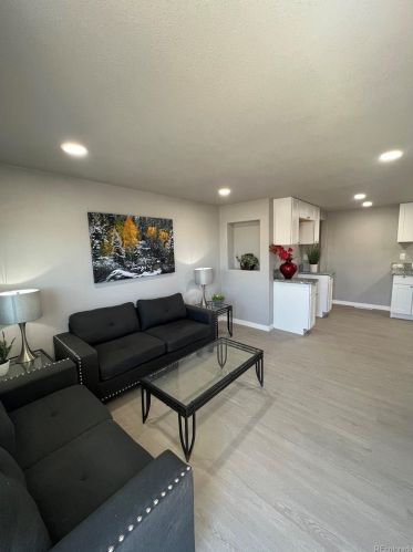 7290 Dexter St, Denver, CO 80022-1440