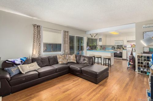 7556 Rosemary Cir, Englewood CO 80112-6421 exterior