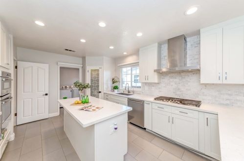 633 Neptune St, Anaheim CA  92804-2660 exterior