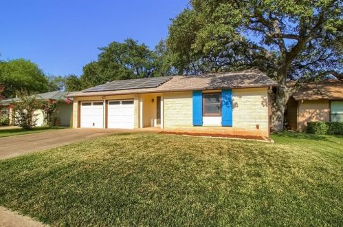 11616 Elk Park Trl, Austin TX  78759-4114 exterior