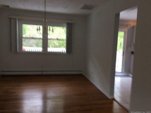 10 Cottontail Rd, Norwalk CT  06854-3213 exterior
