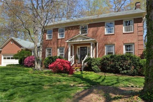 8 Cascade Ct, Greensboro, NC 27410-4706