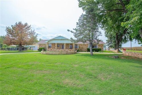 14 Ripley St, Maysville, OK 73057-9692