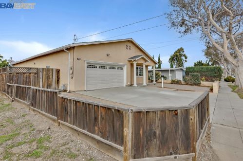 6475 Thomas Ave, Newark, CA 94560-4045