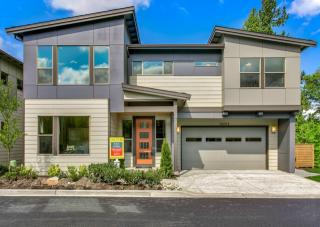 10313 Slater Ave, Kirkland, WA 98033