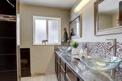 3385 Saratoga Ave, Englewood CO 80110-6203 exterior