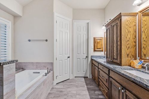 1428 Flowers Dr, Carrollton TX 75007-1479 exterior