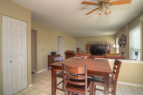 1198 Knollwood Dr, Carol Stream IL  60188-2943 exterior