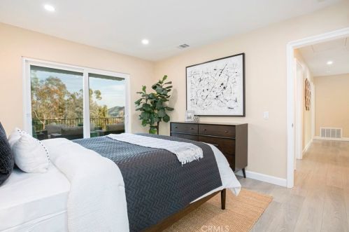 815 Moorside Dr, Glendale CA  91207-1135 exterior