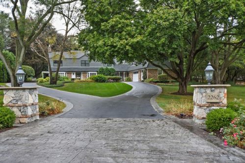 2262 Westwood Ln, Palatine, IL 60067-7520