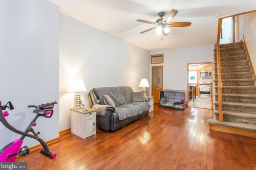 808 Belgrade St, Philadelphia PA 19125-3513 exterior