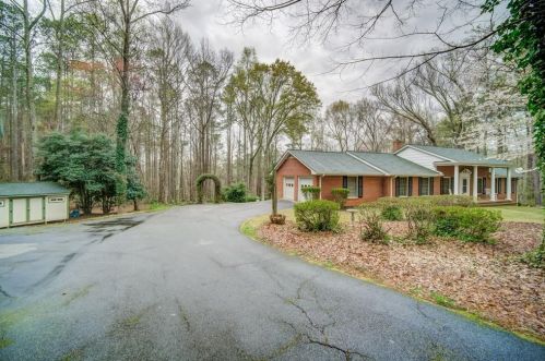 1867 Highway 81, Oxford, GA 30054-4361