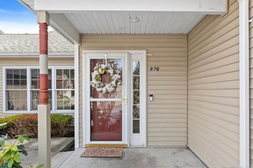 976 Pleasant Valley Rd, Wapping, CT 06074-4219