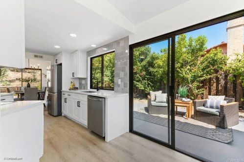 335 Whispering Brook Dr, Vista CA 92083-1956 exterior