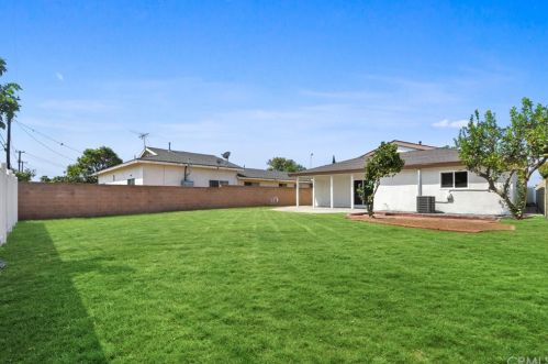 733 Toland St, Santa Ana CA  92704-2164 exterior