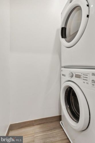 148 Front St, Philadelphia PA 19106-0020 exterior