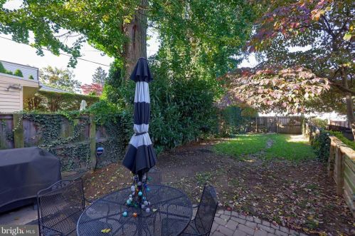 330 Mary St, Lancaster PA  17603-3328 exterior