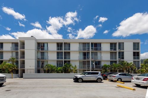 2845 Waialae Ave, Honolulu HI  96826-1835 exterior