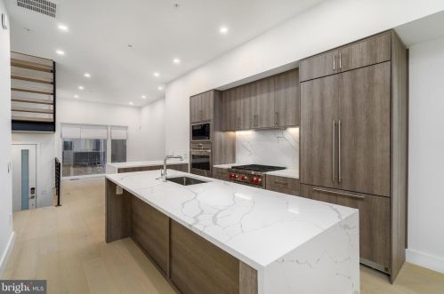 123 23 St, Philadelphia PA 19121-1329 exterior