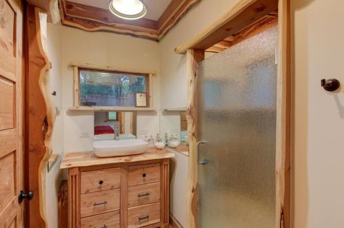 5808 Beacon Dr, Austin TX  78734-1416 exterior