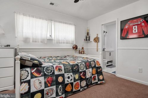 1176 Spruce Ave, Shady Side MD 20764-9562 exterior