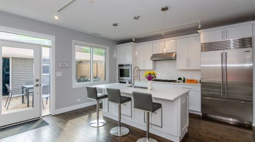 1848 Maud Ave, Chicago, IL 60614-4906