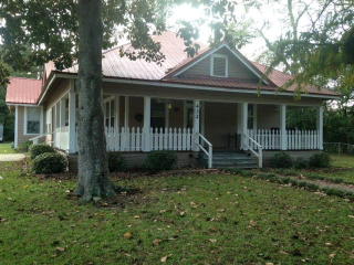 432 Greenleaf St, Blackshear, GA 31516-2232