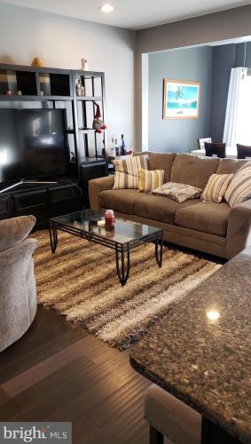 80 Sundance Dr, Trenton NJ 08619-3968 exterior