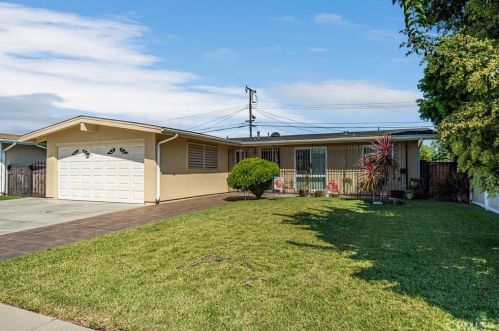 11027 Abbotsford Rd, Whittier, CA 90606-3202