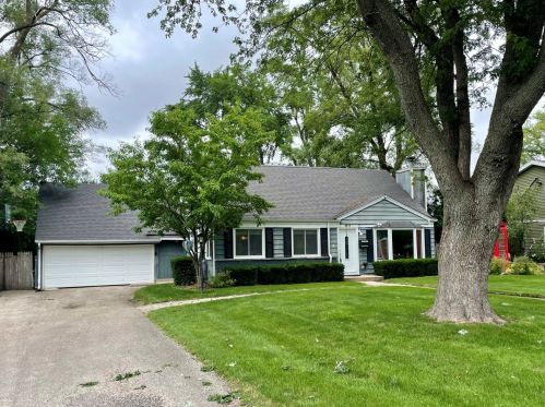 3212 Lindenwood Ln, Glenview, IL 60025-2653