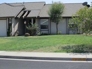 1341 Christine Ln, Lemoore, CA 93245-3365
