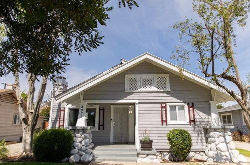 4375 Highland Pl, Riverside, CA 92506-1124