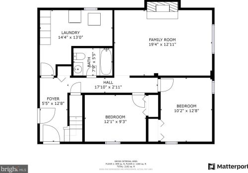 6717 Holford Ln, Springfield VA  22152-2935 exterior