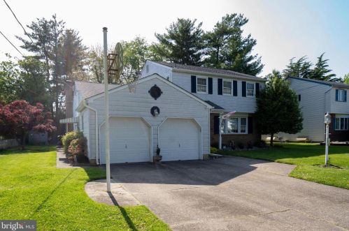 32 Springlane Dr, Blenheim, NJ 08012-4542
