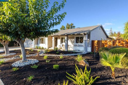 5209 Jomar Dr, Concord CA  94521-2341 exterior