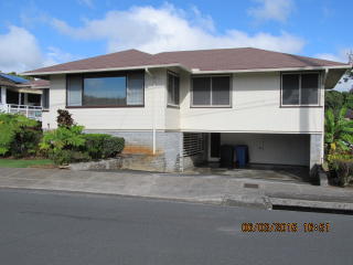 1905 Bachelot St, Honolulu, HI 96817-2432