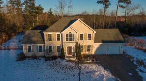 52 Hickory Ln, Somersworth, NH 03878-1123