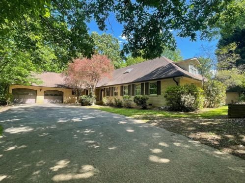 201 Shady Ln, Mableton, GA 30126-1422