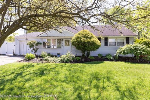 54 Appleton Dr, Hazlet, NJ 07730-2105