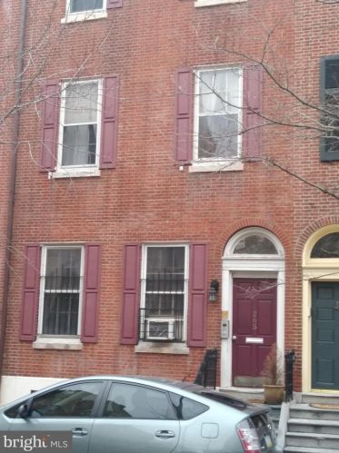 265 9th St, Philadelphia, PA 19107-1832