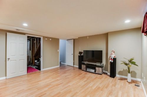 1522 Aspen Dr, Saint Paul MN  55122-1305 exterior