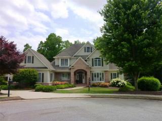 906 Green Knoll Dr, Dacula, GA 30019-4884