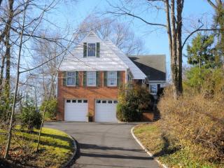 30 Indian Field Rd, Greenwich, CT 06830-7219