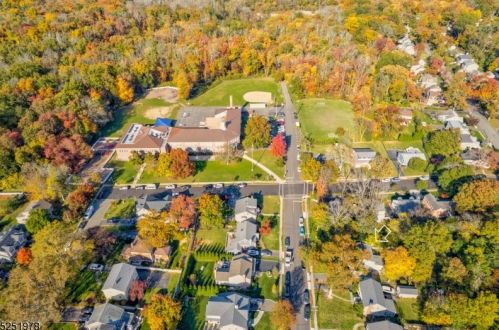 18 Duchamp Pl, Chatham Township, NJ 07928-2604