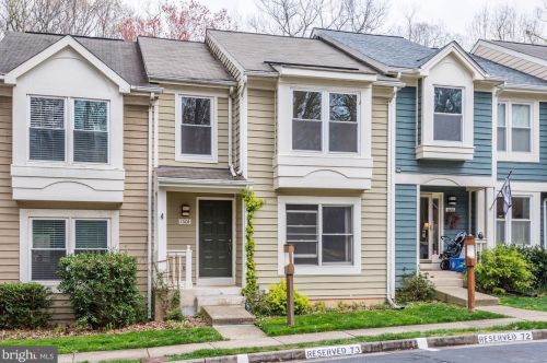1604 Oak Spring Way, Herndon VA  20190-4915 exterior