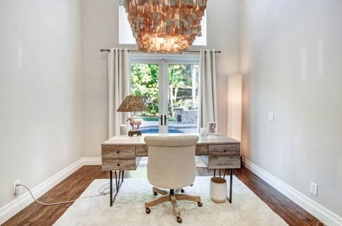 8730 Foxhollow Dr, Anaheim CA  92808-1674 exterior