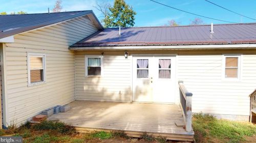 3332 Mountain Rd, Wardensville WV 26851-8279 exterior