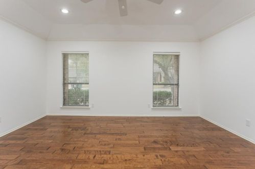 4920 Riv Bnd Dr, Fort Worth TX  76109 exterior