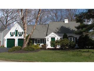 65 Mashuena Dr, Warwick, RI 02888-5224