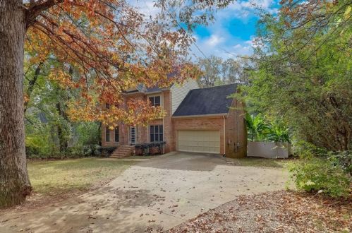 2454 Benjamin E Mays Dr, Atlanta, GA 30311-2444